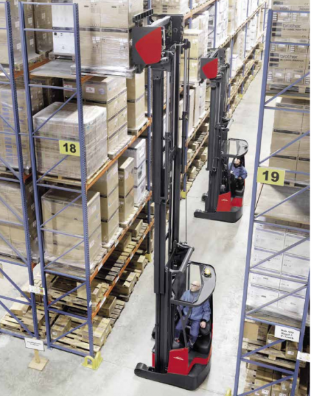 Linde R14 X Reach truck in action